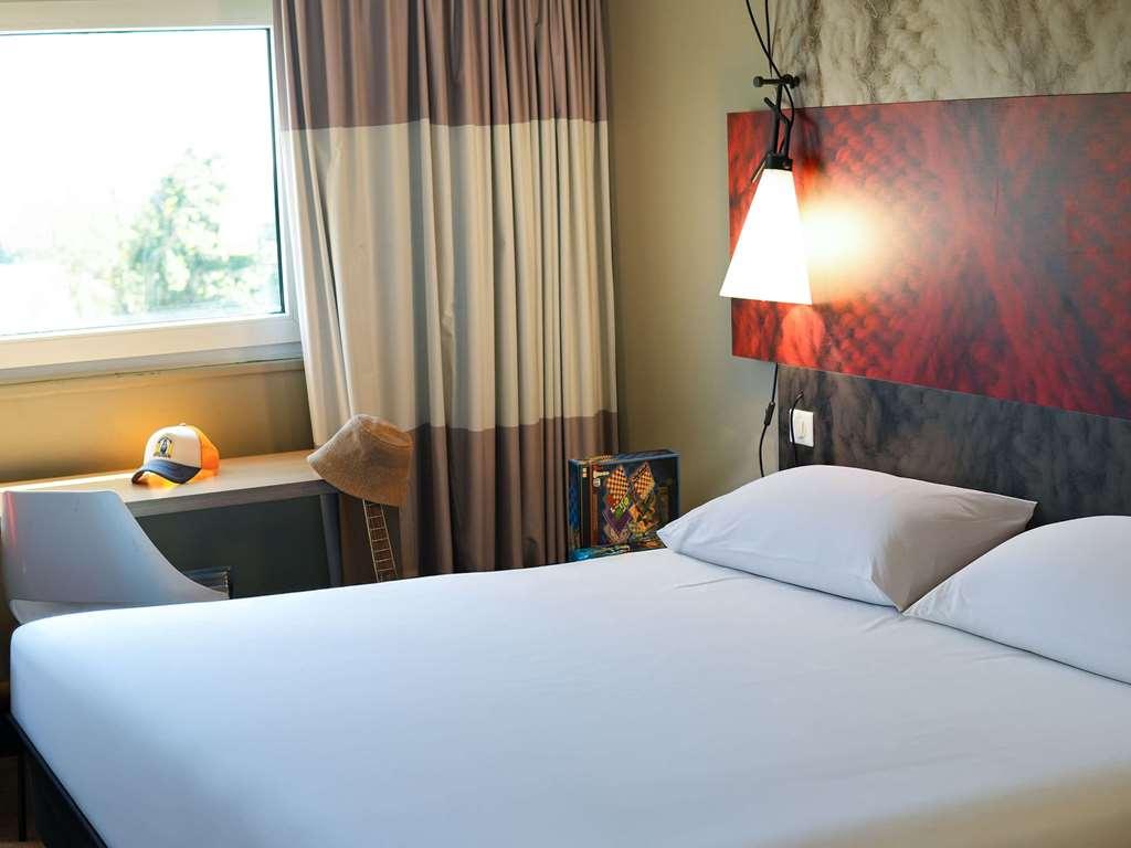 Hotel Ibis Porte D'angleterre 3*
