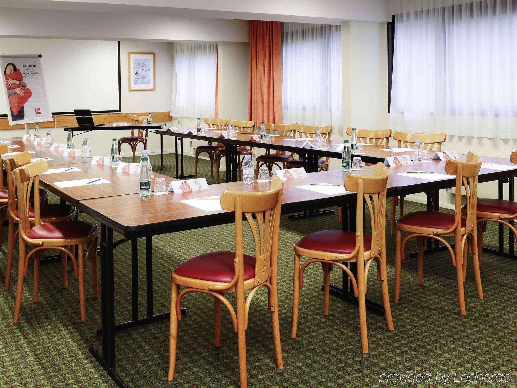 Ibis Porte D'angleterre Hotel